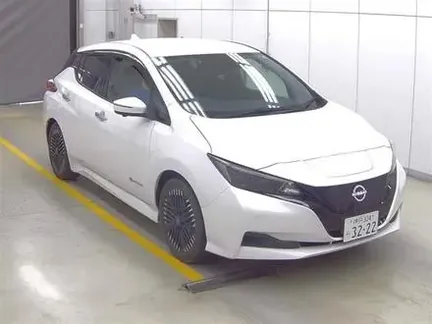 2023 NISSAN LEAF