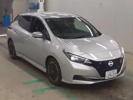 2022 NISSAN LEAF