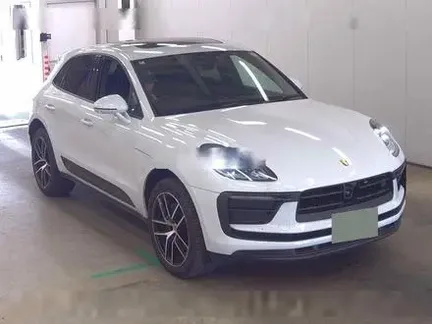 2025 PORSCHE MACAN