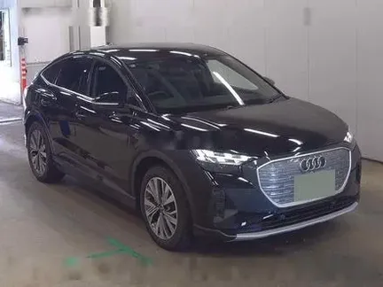2022 AUDI Q4