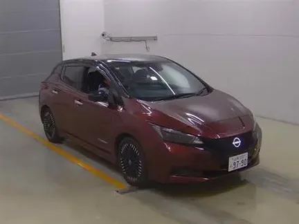 2022 NISSAN LEAF