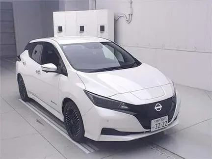 2023 NISSAN LEAF