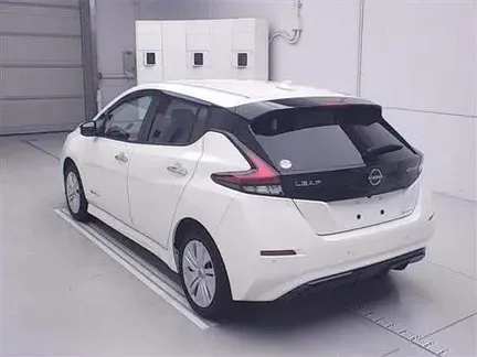 2022 NISSAN LEAF
