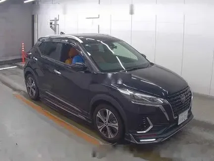 2022 NISSAN KICKS